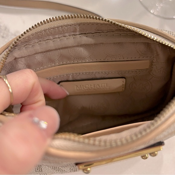Michael Kors Beige MK Logo Jet Set Crossbody small compact bag - Picture 8 of 10